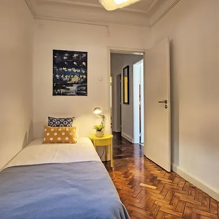 Liverpool-terrasse By Interhome * Лиссабон